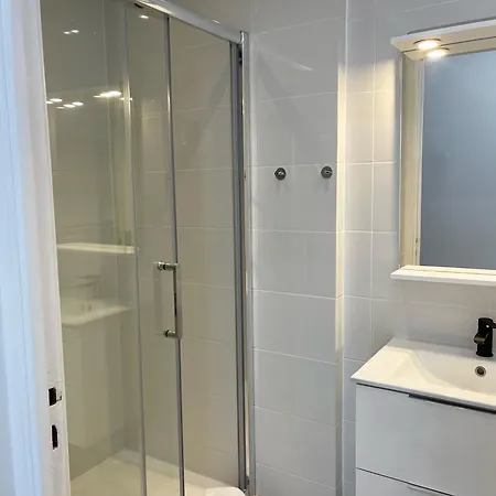 Montfleury Large 37m2, 5min To Centre, With 9m2 Balcony, Walk To 公寓